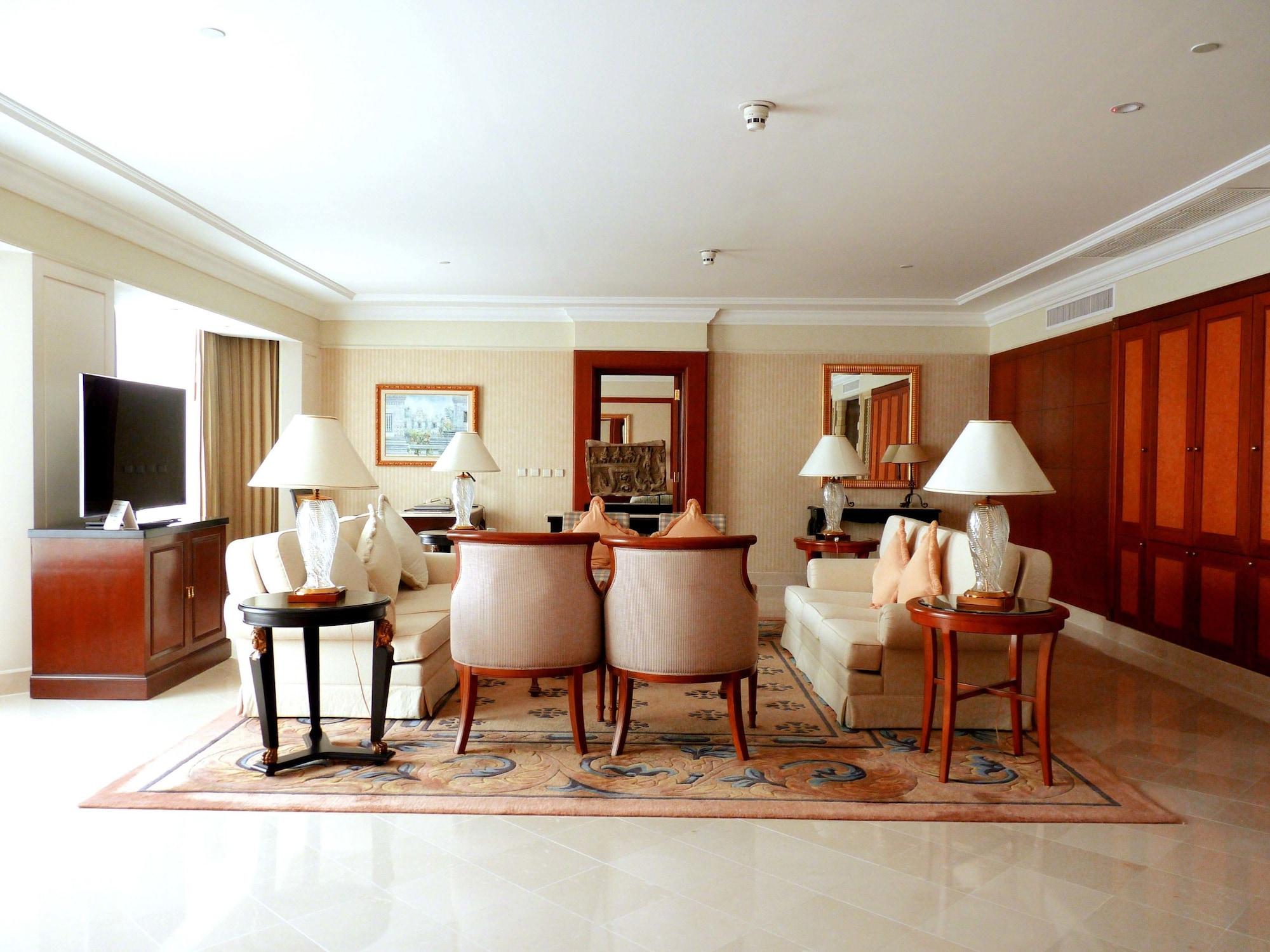 Intercontinental Phnom Penh Hotel Bagian luar foto